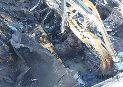 2020 Mercedes-Benz E 350 z USA, uszkodzony, nr VIN W1KZF8DB0LA838548